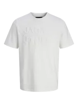 Camiseta blanca de manga corta y cuello redondo con logo de la marca Jack & Jones en relieve en el pecho.