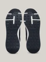 Zapatillas Tommy Hilfiger de hombre color azul marino con detalles en rojo y blanco.