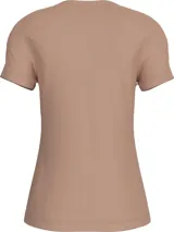 Remera color tostado de corte slim, cuello redondo y mangas cortas. Presenta logo de Calvin Klein Jeans estampado en relieve en el pecho.