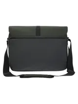 Maletín unisex color verde oscuro, resistente al agua, fabricado con poliéster reciclado y forro interior sustentable. Cuenta con compartimento principal con cierre a prueba de agua, compartimento interior para laptop de 16 pulgadas, bolsillo trasero con cierre a prueba de agua, correa ajustable y removible, llavero mosquetón y capacidad de 11 litros.
