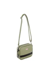 Bandolera negra con correa ajustable y logo TRDY en verde agua.