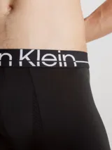 Pack de tres bóxer brief Calvin Klein con cintura elástica con logo distintivo.