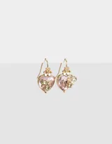 Aros colgantes cortos dorados con strass, dije de corazón rosa, flor y abeja de metal.