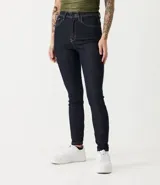 Pantalón de jean skinny azul oscuro, marca Blue Steel, confeccionado en algodón, poliéster y elastano.