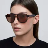Gafas de sol Seba modelo Tigris Brown, con montura aviador geométrica oversize en carey y lentes marrones.