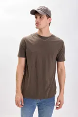 Remera de manga corta color verde militar con tejido slub.