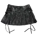 Minifalda negra de cuero sintético con tablas y detalles de remaches metálicos.