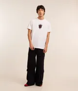 Remera blanca de algodón con estampa de Darth Vader y texto alusivo a Star Wars.