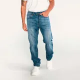 Pantalón de jeans de calce slim, color azul oscuro. Confeccionado con algodón y poliéster reciclado con spandex. Diseño de cinco bolsillos y logo CAT en la parte trasera.
