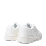 Championes urbanos color beige con detalles en blanco y negro, suela gruesa y cordones negros.