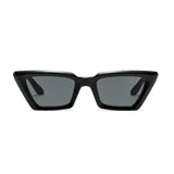 Gafas de sol rectangulares con montura gruesa de acetato color negro y lentes grises.