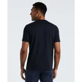 Remera de cuello redondo para hombre de Original Penguin, confeccionada en algodón orgánico suave y transpirable. Con ajuste entallado y logo de Pete en formato adhesivo.