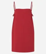 Vestido corto de viscosa color verde oliva, de corte recto y holgado, con escote cuadrado y breteles finos.