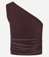Blusa marrón de tule con un hombro y fruncido lateral.