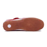 Zapato guillermina casual color coral, con calado y ajuste con velcro.