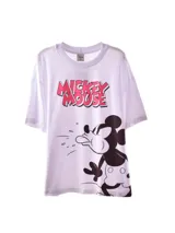 Remera blanca de corte oversize con estampado frontal de Mickey Mouse en movimiento y texto "Mickey Mouse" en rosa.