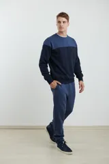 Pantalón de jogging deportivo color verde.