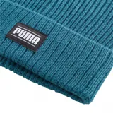 Gorro de lana Puma modelo Ribbed Classic Cuff Beanie, color azul petróleo, con logo de la marca en etiqueta tejida en el frente.
