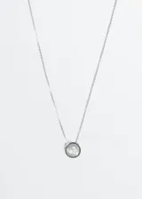 Collar de plata 925 con cadena veneciana y dije circular con zirconia engarzada.