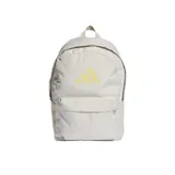 Mochila Adidas color gris claro con logo de Adidas en amarillo. Tiene un compartimento principal con cierre, un bolsillo frontal con cierre, bolsillos laterales sin cierre y correas acolchadas ajustables.