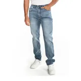 Pantalón de jean color verde militar, de corte slim, con cinco bolsillos y logo CAT en la parte trasera.
