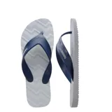 Sandalias Havaianas modelo Track, para hombre, con base blanca y tiras azul marino con el logo de la marca en blanco.