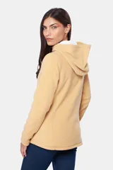 Campera de abrigo polar con capucha, bolsillos con cierre y aislamiento al viento.