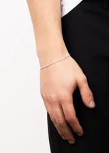 Pulsera de plata 925 con diseño de eslabones trenzados.