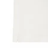 Polo de piqué de algodón color blanco, corte clásico, cuello polo acanalado con dos botones, mangas cortas con terminación acanalada y logo bordado en el pecho.