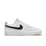 Championes urbanos Nike Court Vision Bajo Next Nature de mujer, color blanco con logo Swoosh en negro. Confeccionados en cuero sintético con perforaciones en la puntera y suela de goma.