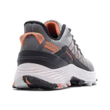 Championes Merrell de trail running, color gris con detalles en negro y naranja. Capellada tejida con cordones en zigzag y suela tricolor de goma para mejor adherencia.