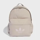 Mochila Adidas Adicolor Classic color beige con logo grande en el frente.