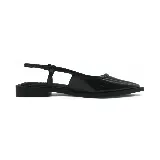 Zapato femenino elegante y fresco, con punta fina, talón abierto y tiras cruzadas en el empeine.
