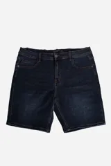 Bermuda de jean azul para hombre, con logo bordado, bolsillos, cremallera, cierre y pasa cinturón.