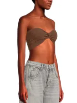 Top bandeau marrón con textura floral y nudo central.