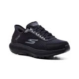 Championes deportivos Skechers Go Run Consistent 2.0, color negro, con tecnología Slip-ins para calzar fácilmente, plantilla Air-Cooled Memory Foam, amortiguación Ultra Light y suela de tracción flexible.