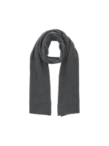 Bufanda gris oscuro de tejido de punto, confeccionada con poliéster reciclado y cachemira.