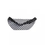 Riñonera Vans con estampado a cuadros blancos y negros, con dos compartimentos con cierre de cremallera y correa ajustable con hebilla.