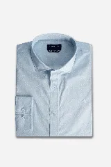 Camisa estampada para hombre, corte slim, manga larga, logo bordado y cartera con botones.