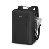 Mochila negra de poliéster impermeable, con capacidad de 23 litros y espacio para dos portátiles de hasta 17,3 pulgadas. Cuenta con tres bolsillos interiores, un bolsillo trasero oculto y un cinturón para sujetar a valija.