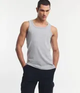Musculosa gris melange de corte regular con escote cuadrado.