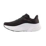 Championes New Balance Fresh Foam X More v4, color negro con detalles en marrón y blanco.