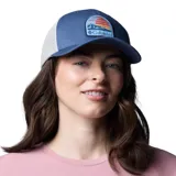 Gorra de béisbol Columbia color beige con paneles traseros de malla azul marino y logo de la marca bordado en el frente.