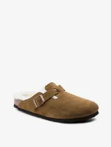 Zueco Birkenstock Boston VL LAF Mink de gamuza marrón con forro de lana de borrego natural y plantilla anatómica de corcho y látex.