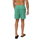 Short de baño verde con cintura elástica ajustable con cordón y logo estampado en la pierna.