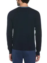 Sweater de hombre Original Penguin color azul marino, de corte regular y cuello redondo con ribete a rayas blancas, celestes y azul marino.