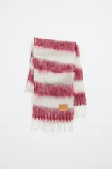 Bufanda a rayas en tonos amarillos y blancos, confeccionada en mohair y lana, con flecos y etiqueta de piel.