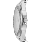Reloj Michael Kors modelo Lennox Pavé, con caja plateada de acero inoxidable de 37mm y bisel con cristales. Esfera plateada con agujas e indicadores plateados y logo de la marca. Pulsera de acero inoxidable plateada con cierre desplegable. Resistente al agua hasta 50 metros.