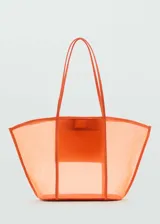 Bolso tipo shopper color naranja de tela semitransparente con doble asa fina y bolsillo interior.
