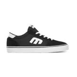 Championes Etnies Calli Vulc negros con logo blanco en el lateral y detalles en blanco en el talón y la suela. Zapatillas de skate de caña baja con cordones blancos.